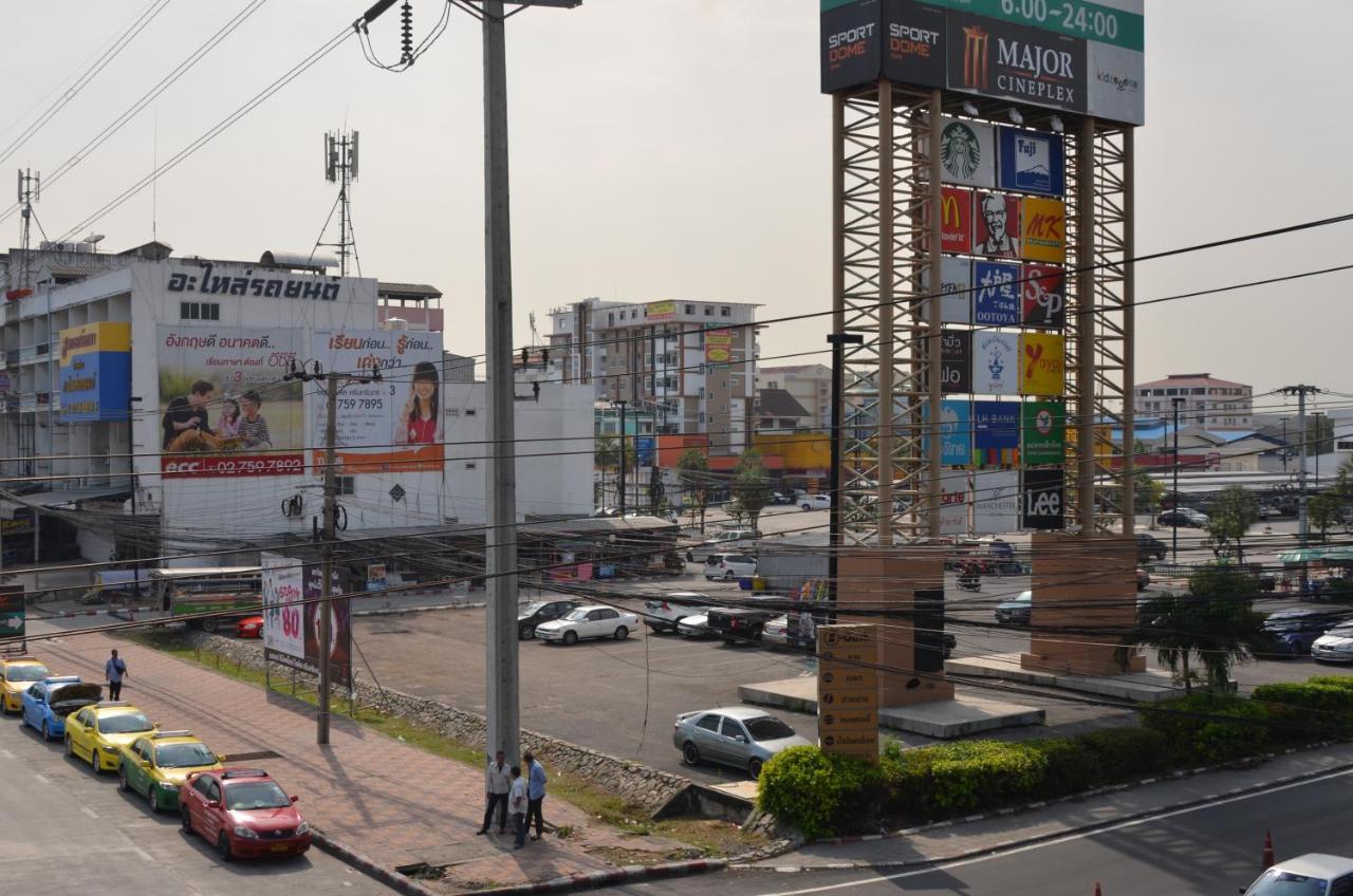 The Best Place Samut Prakan Esterno foto